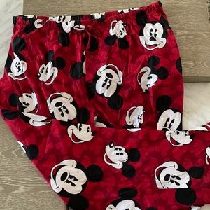 Disney men’s Mickey Mouse red pajama pant head